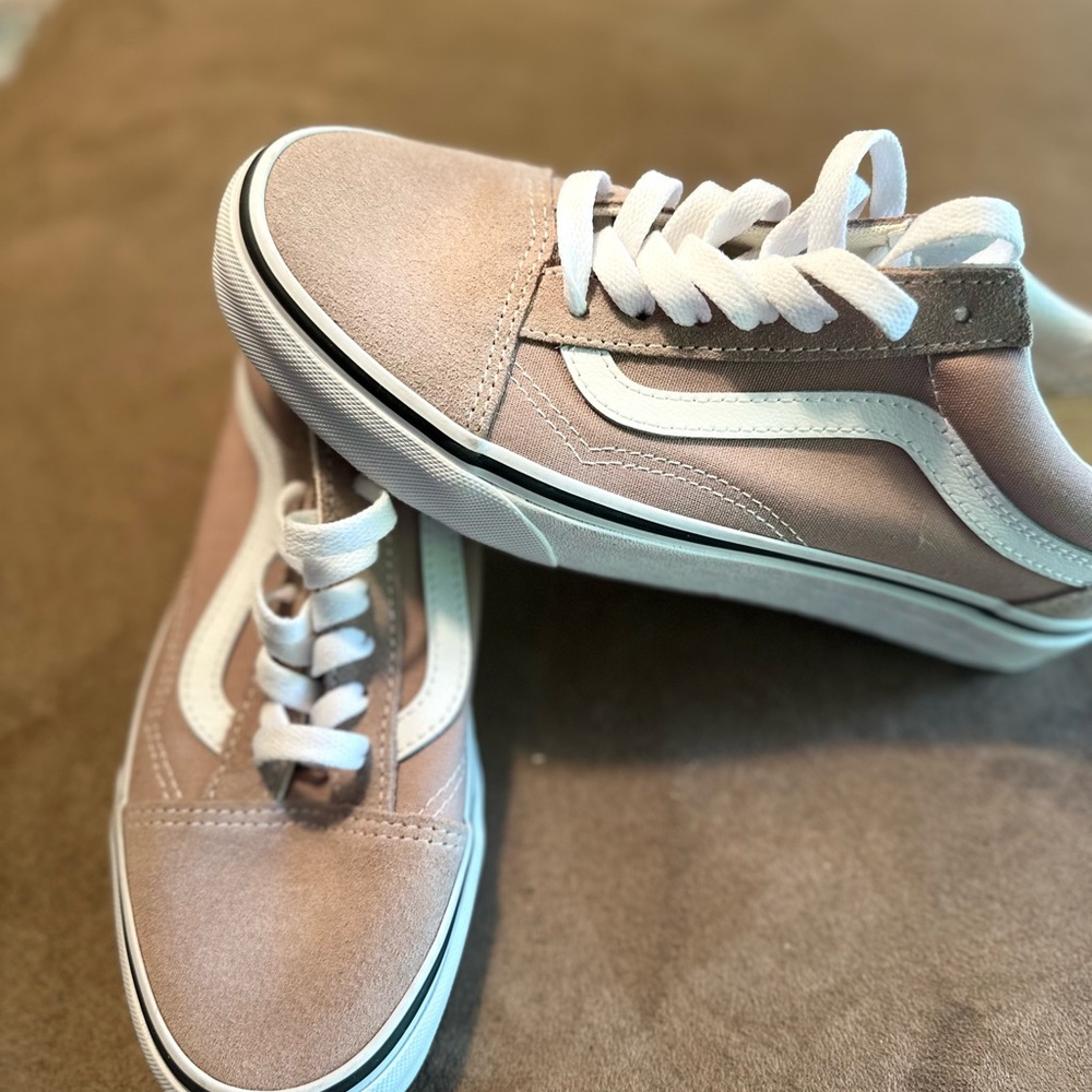 Vans Women's Sneakers in Cream and White size 7 new.
